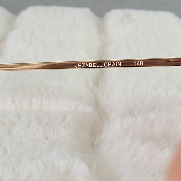 QUAY // ltd ed chrissy teigen collab chain pink brown rimless round sunglasses - Picture 16 of 16